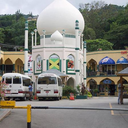 Rairoyale At Sand Castles Ocho Rios Exterior photo