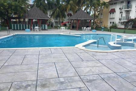 Rairoyale At Sand Castles Ocho Rios Exterior photo